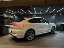 Porsche Cayenne V6 E-Hybrid Platinum Edition 