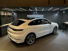 Porsche Cayenne V6 E-Hybrid Platinum Edition 