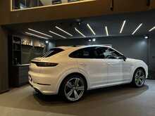 Porsche Cayenne V6 E-Hybrid Platinum Edition 