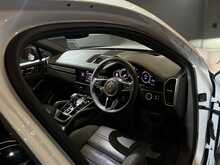 Porsche Cayenne V6 E-Hybrid Platinum Edition 