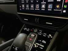 Porsche Cayenne V6 E-Hybrid Platinum Edition 