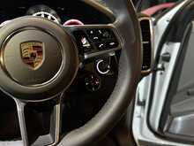 Porsche Cayenne V6 E-Hybrid Platinum Edition 