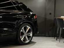 Audi SQ8 4.0 TFSI V8 Black Edition