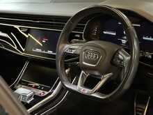 Audi SQ8 4.0 TFSI V8 Black Edition