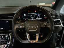 Audi SQ8 4.0 TFSI V8 Black Edition