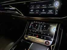 Audi SQ8 4.0 TFSI V8 Black Edition