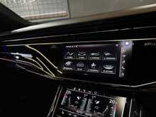 Audi SQ8 4.0 TFSI V8 Black Edition