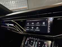 Audi SQ8 4.0 TFSI V8 Black Edition