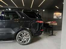 Land Rover Discovery 3.0 SD V6 HSE