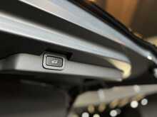 Land Rover Discovery 3.0 SD V6 HSE
