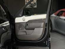 Land Rover Discovery 3.0 SD V6 HSE