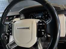 Land Rover Discovery 3.0 SD V6 HSE