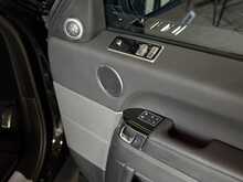 Land Rover Range Rover Sport 2.0 P400e HSE Dynamic Black