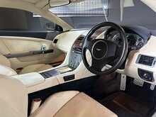 Aston Martin DB9  