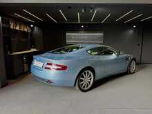 Aston Martin DB9  