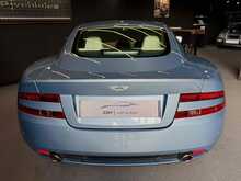 Aston Martin DB9  