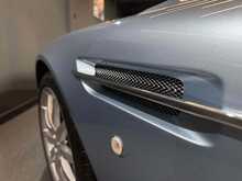 Aston Martin DB9  