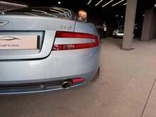 Aston Martin DB9  