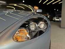 Aston Martin DB9  