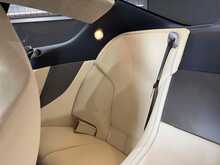 Aston Martin DB9  