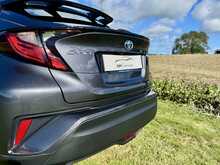 Toyota C-HR VVT-h Icon 