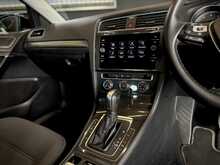 Volkswagen Golf TSI EVO SE Nav 