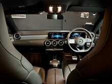 Mercedes-Benz CLA CLA200 AMG Line 