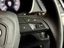 Audi Q5 TFSIe S line 