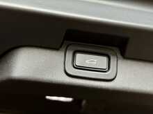 Land Rover Discovery D300 MHEV R-Dynamic HSE