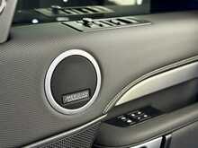 Land Rover Discovery D300 MHEV R-Dynamic HSE