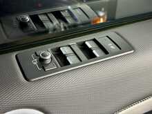 Land Rover Discovery D300 MHEV R-Dynamic HSE