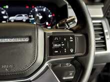 Land Rover Discovery D300 MHEV R-Dynamic HSE