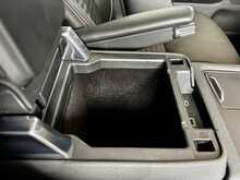 Land Rover Discovery D300 MHEV R-Dynamic HSE