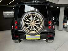 Land Rover Defender 90 D200 MHEV
