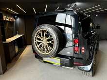 Land Rover Defender 90 D200 MHEV