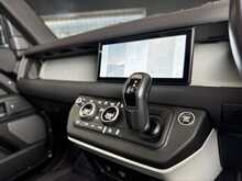 Land Rover Defender 90 D200 MHEV