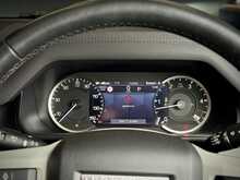 Land Rover Defender 90 D200 MHEV