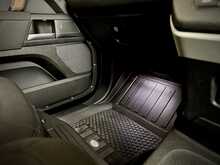 Land Rover Defender 90 D200 MHEV