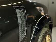 Land Rover Defender 90 D200 MHEV