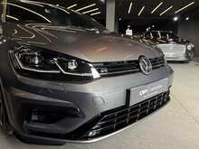 Volkswagen Golf TSI R 