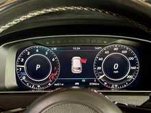 Volkswagen Golf TSI R 