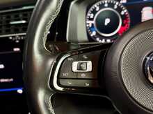 Volkswagen Golf TSI R 