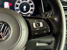 Volkswagen Golf TSI R 