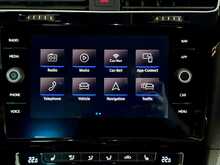 Volkswagen Golf TSI R 