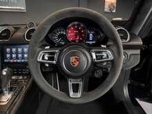 Porsche 718 Cayman T GTS