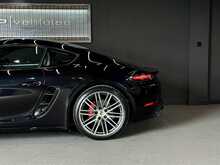 Porsche 718 Cayman T GTS