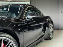 Porsche 718 Cayman T GTS