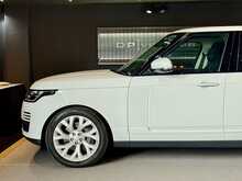 Land Rover Range Rover P400e Vogue SE 