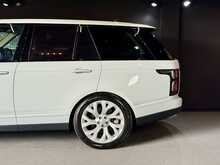 Land Rover Range Rover P400e Vogue SE 
