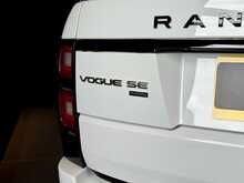 Land Rover Range Rover P400e Vogue SE